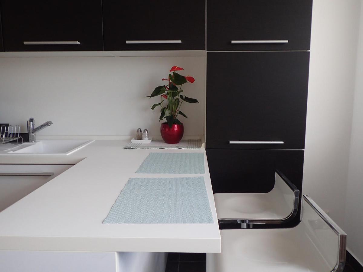 Marguerite - Parking Including Apartment *
